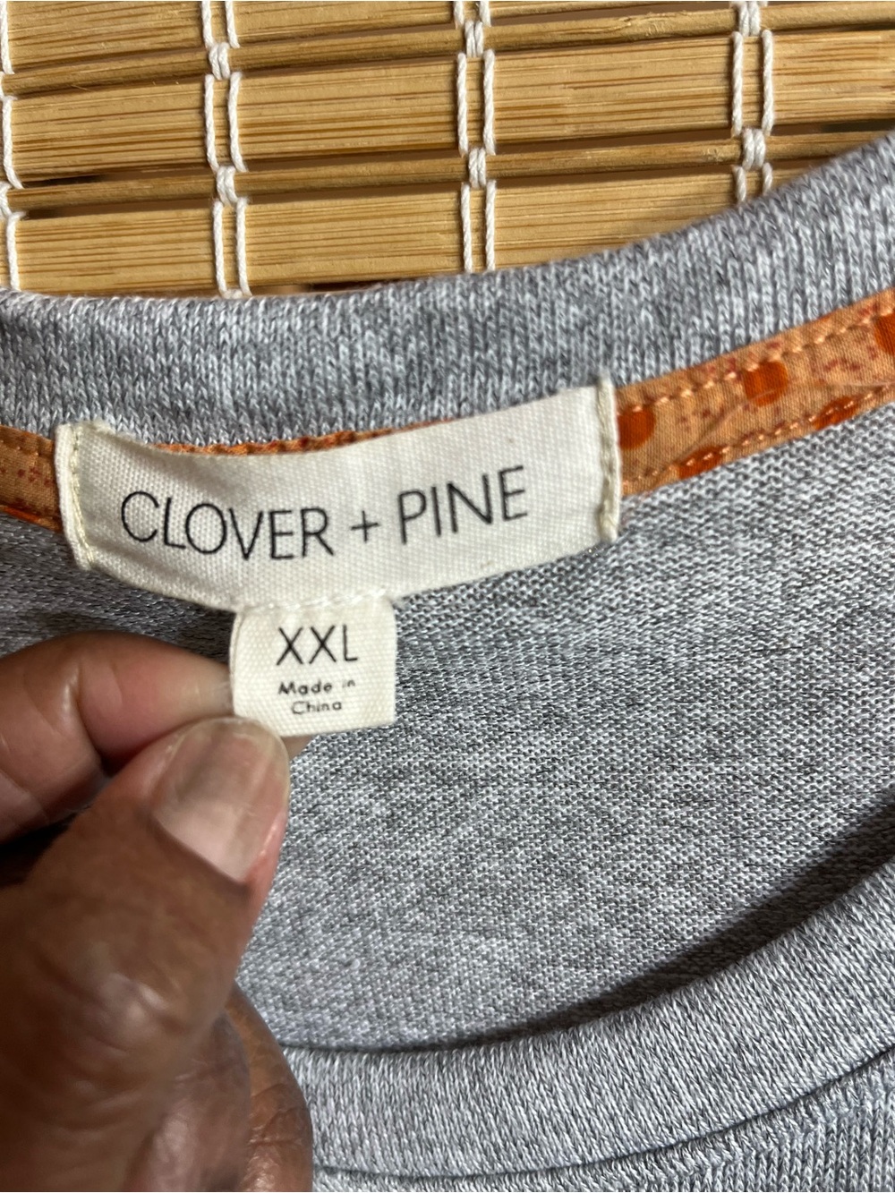 Clover + Pine Women's Halloween Graphic Print Top, Grey Size XXL - Picture 3 of 6